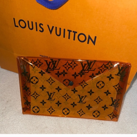 Last 1! - Authentic Louis Vuitton Monogram Clear Clutch Pouch ⚠️ with NO BOX ⚠️ - Picture 2 of 11